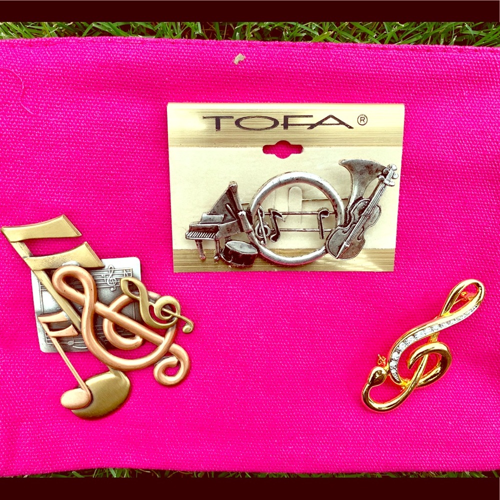 Music Brooches